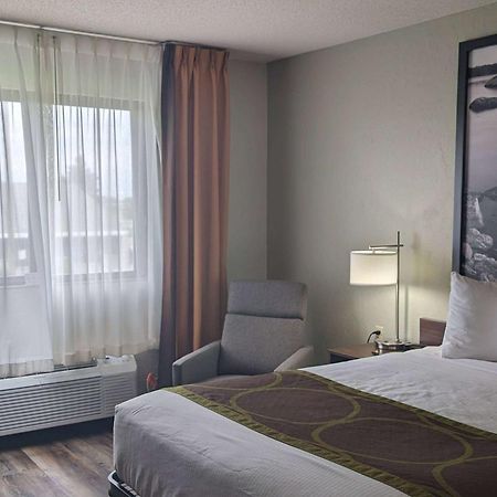 Super 8 By Wyndham Alexandria Mn Motel Bagian luar foto