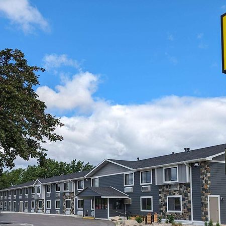 Super 8 By Wyndham Alexandria Mn Motel Bagian luar foto