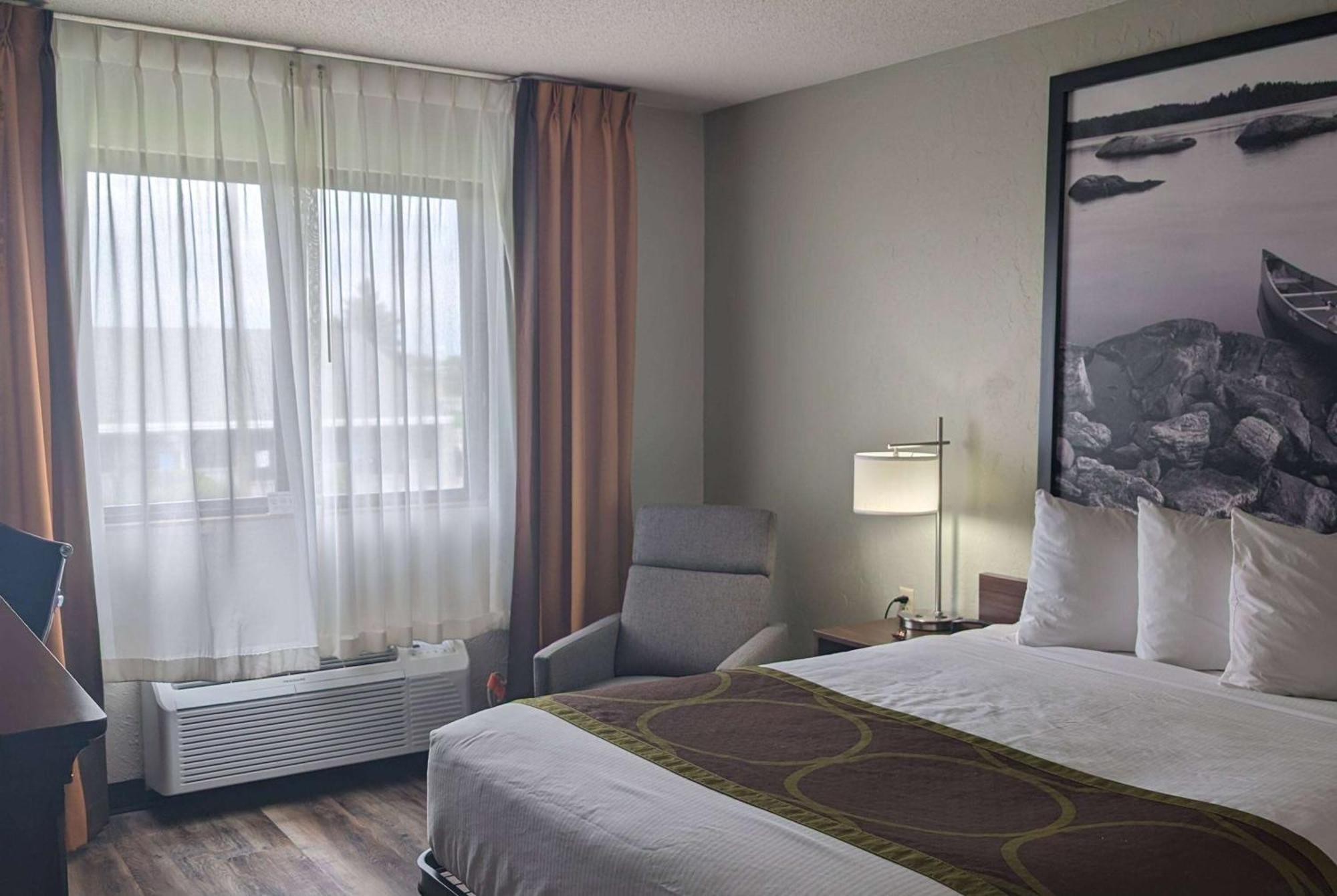 Super 8 By Wyndham Alexandria Mn Motel Bagian luar foto