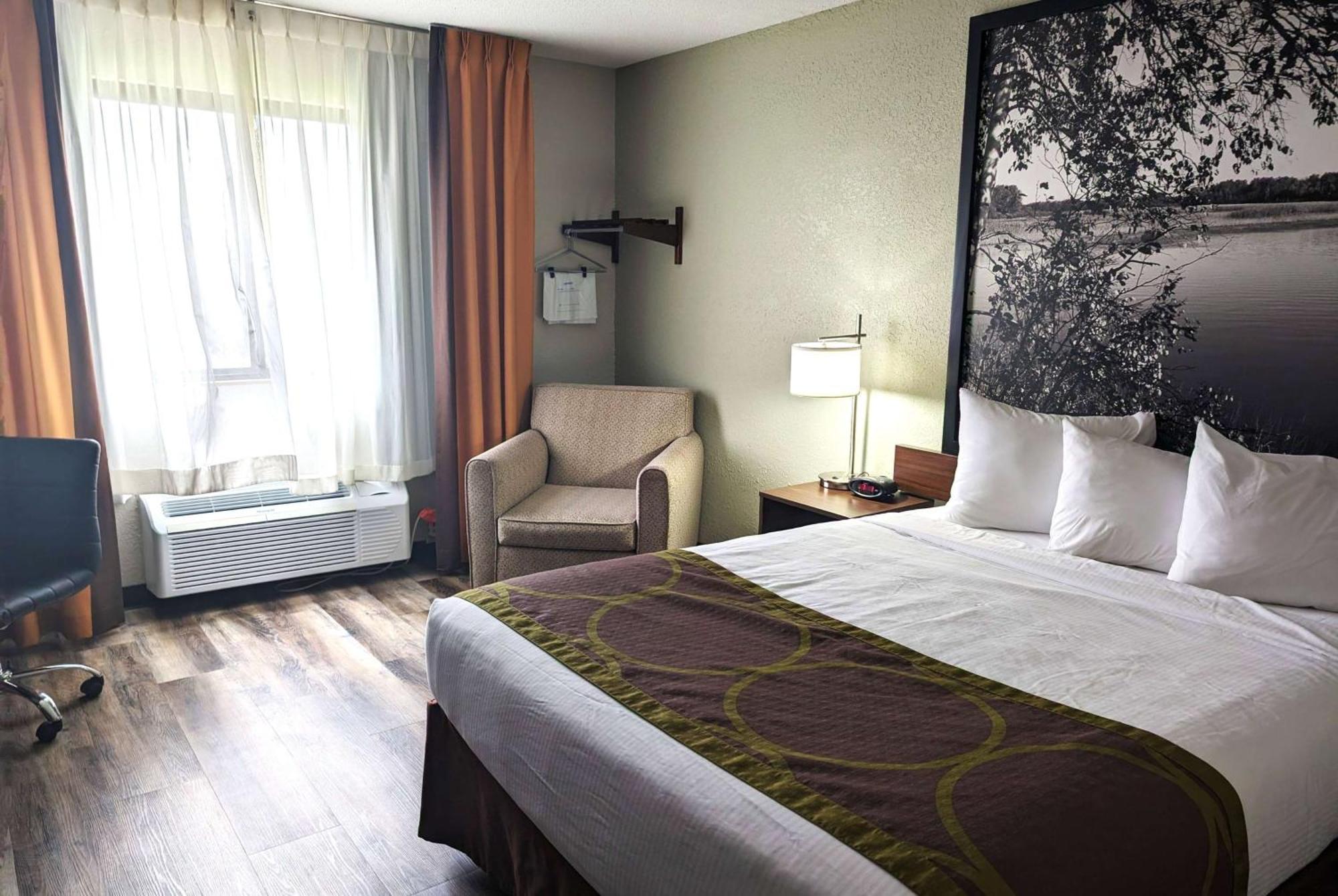Super 8 By Wyndham Alexandria Mn Motel Bagian luar foto